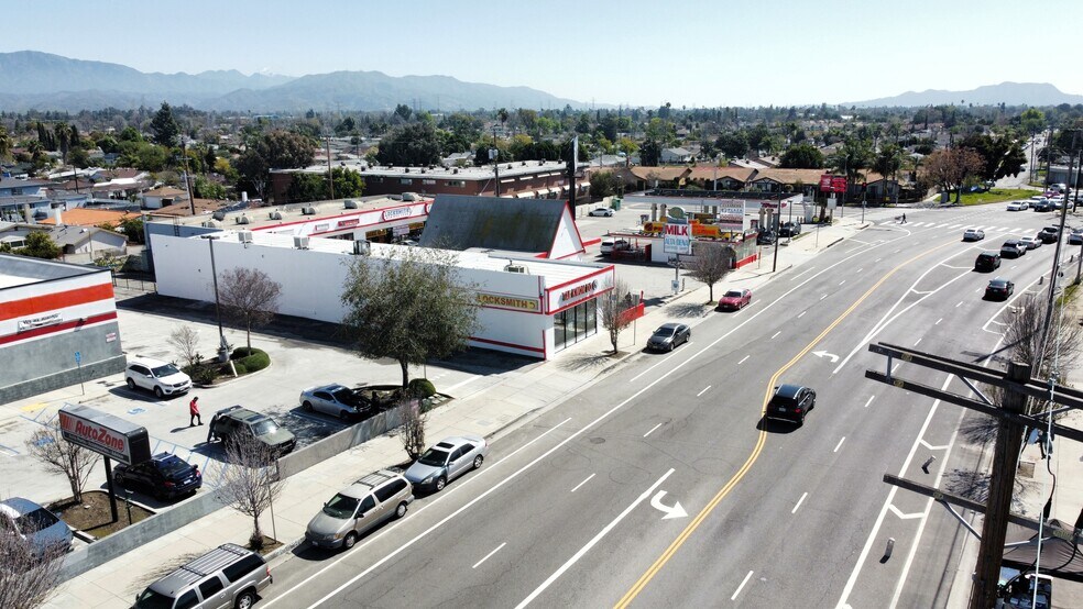 More Photos Of 8628 Woodman Ave, Pacoima Convenience Store For Lease
