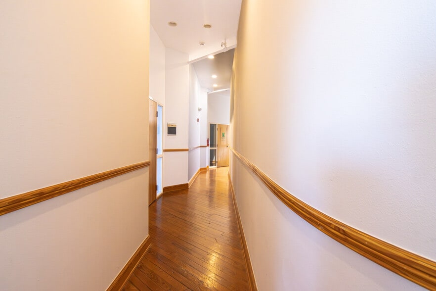 More Photos Of 290 9th St N, Saint Petersburg Storefront Retail Office For Lease