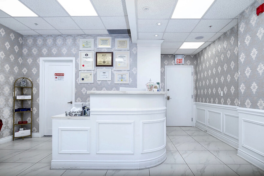 More Photos Of 1650 Elgin Mills Rd E, Richmond Hill Medical For Sale