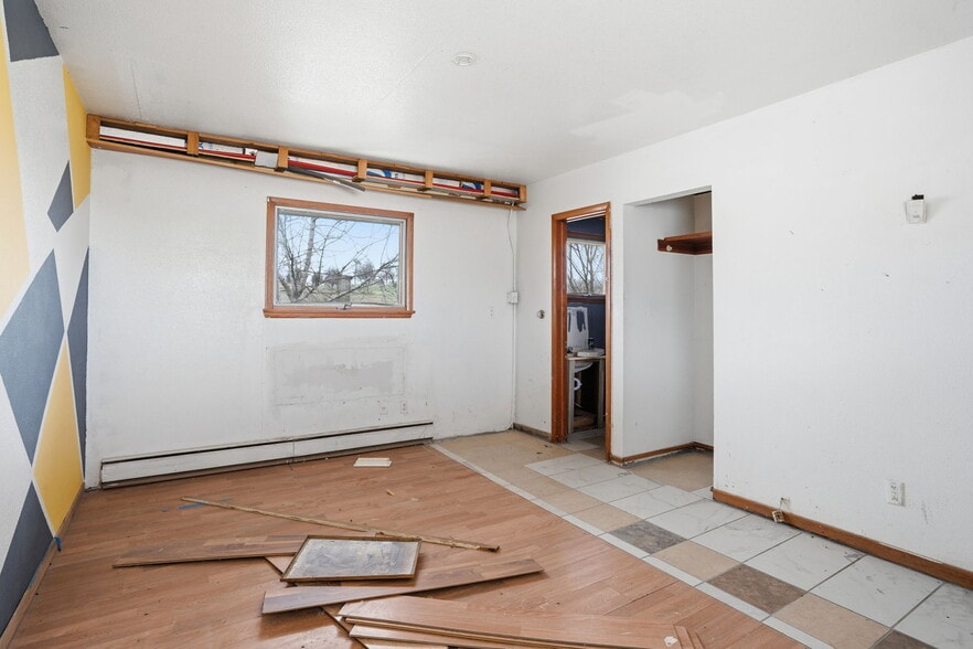 More Photos Of 1209 5th St, Tama Hotel For Sale