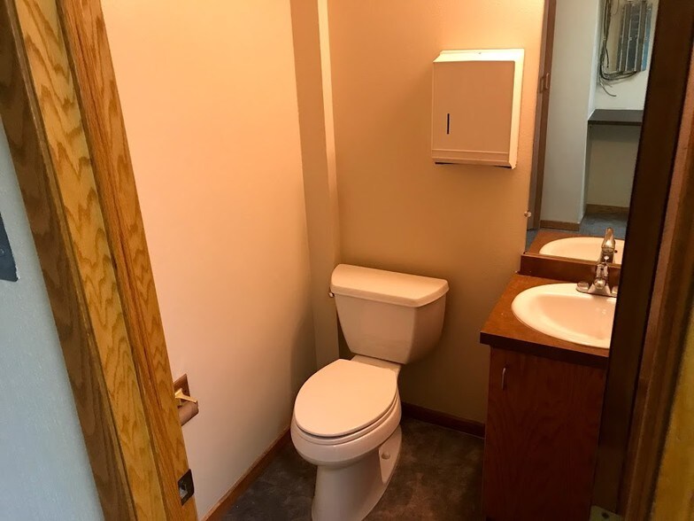 More Photos Of 3768 Norwood Dr, Littleton Warehouse For Lease