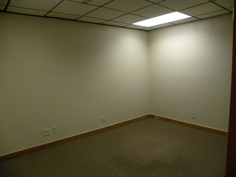 More Photos Of 305 SW Wyoming, Casper Office For Sale