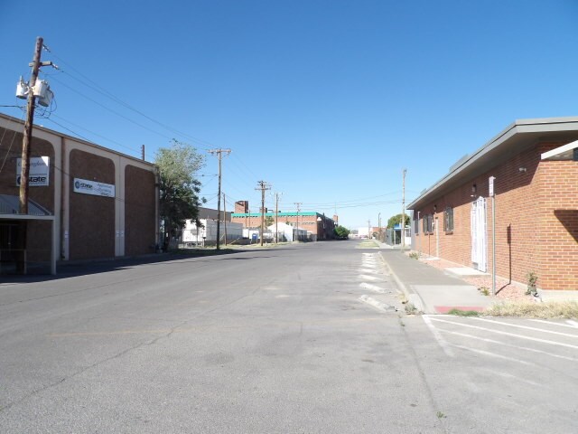 More Photos Of 2000 Mills Ave, El Paso Warehouse For Lease