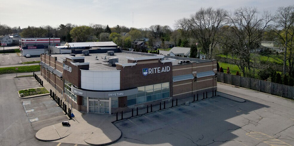 More Photos Of 420 Hamilton St, Geneva Drugstore For Lease