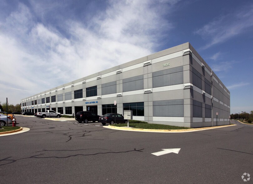 Primary Photo Of 3935 Avion Park Ct, Chantilly Warehouse For Lease