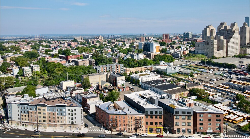More Photos Of 660 Grand St, Jersey City Storefront Retail Residential For Lease