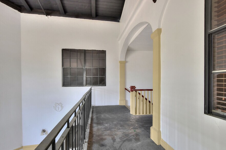 More Photos Of 206 Pilaklakaha Ave, Auburndale Apartments For Sale