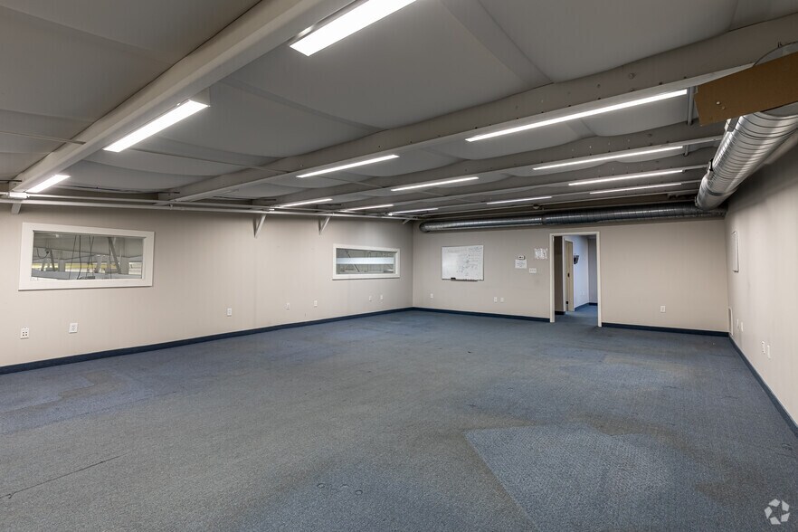 More Photos Of 55 Jackson St, Holyoke Manufacturing For Lease