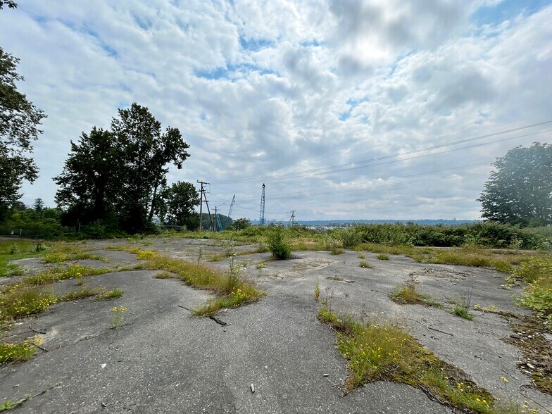 More Photos Of 520 Twenty First St, New Westminster Land For Lease