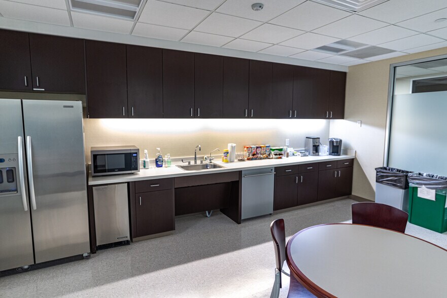 More Photos Of 1600 N Redbud Blvd, McKinney Office For Sale