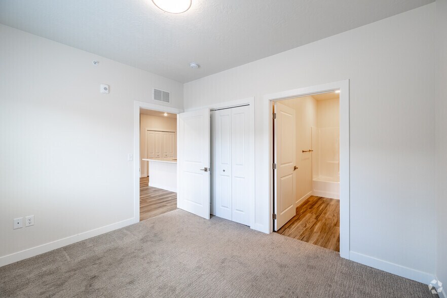 More Photos Of 1720 Morningside Ave, Sioux City Apartments For Sale