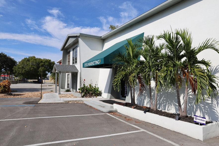 More Photos Of 2231-2233 Nursery Rd, Clearwater Loft Creative Space For Lease