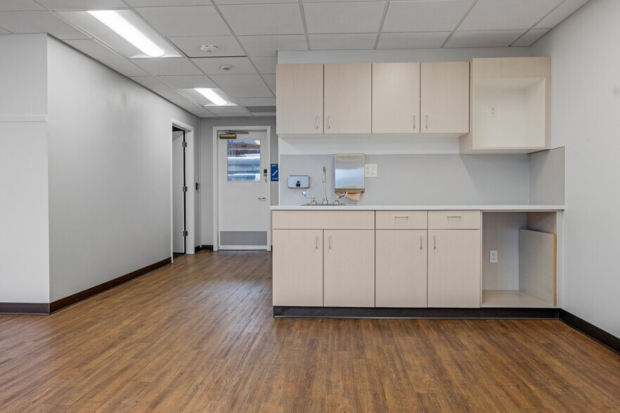 More Photos Of 3102 100th St SW, Everett Warehouse For Lease