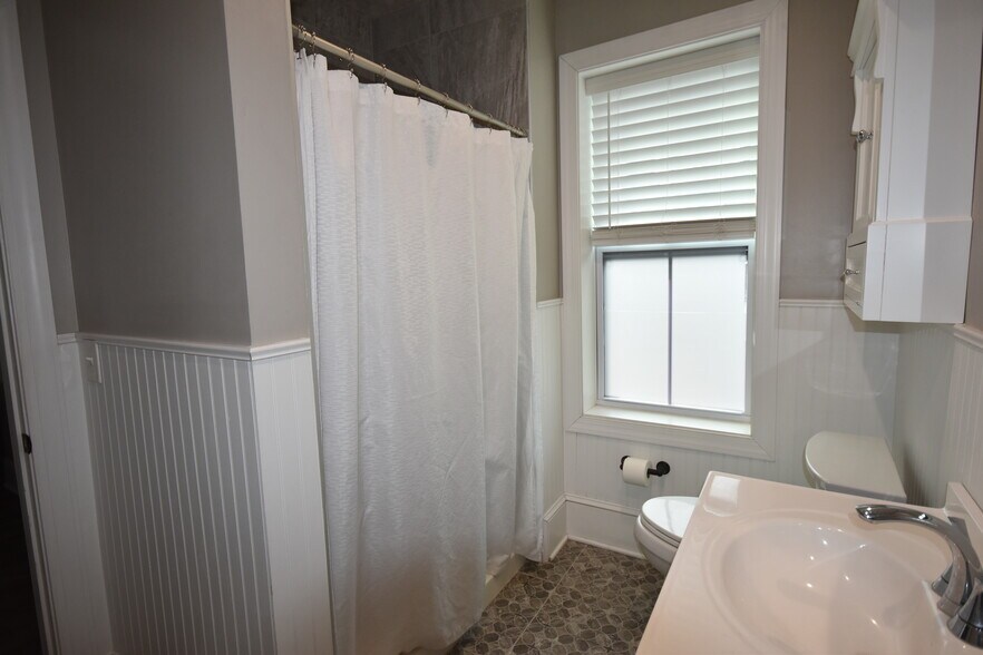More Photos Of 309 White Horse Pike, Haddon Heights Office For Sale