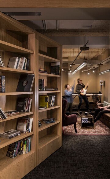 More Photos Of 6650 Rue Saint-Urbain, Montréal Office For Lease