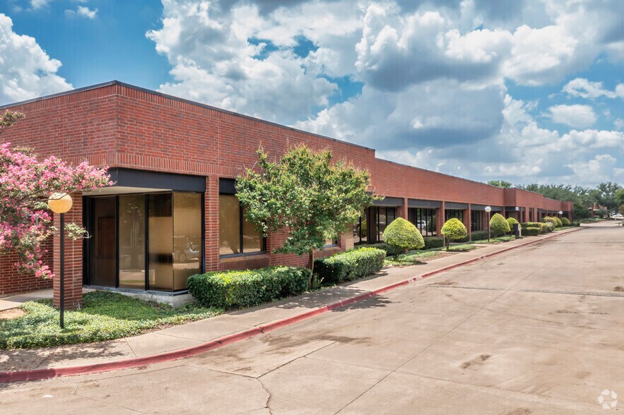 More Photos Of 1201 S Sherman St, Richardson Light Distribution For Lease