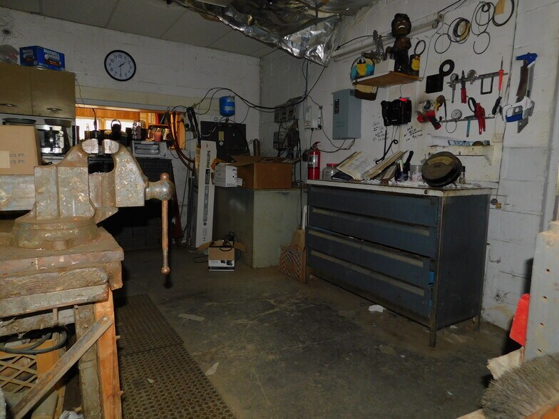 More Photos Of 448 Manville Rd, Pleasantville Office Residential For Sale