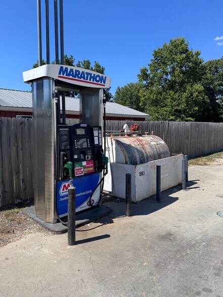 More Photos Of 111 W Main St, Laurel Service Station For Sale