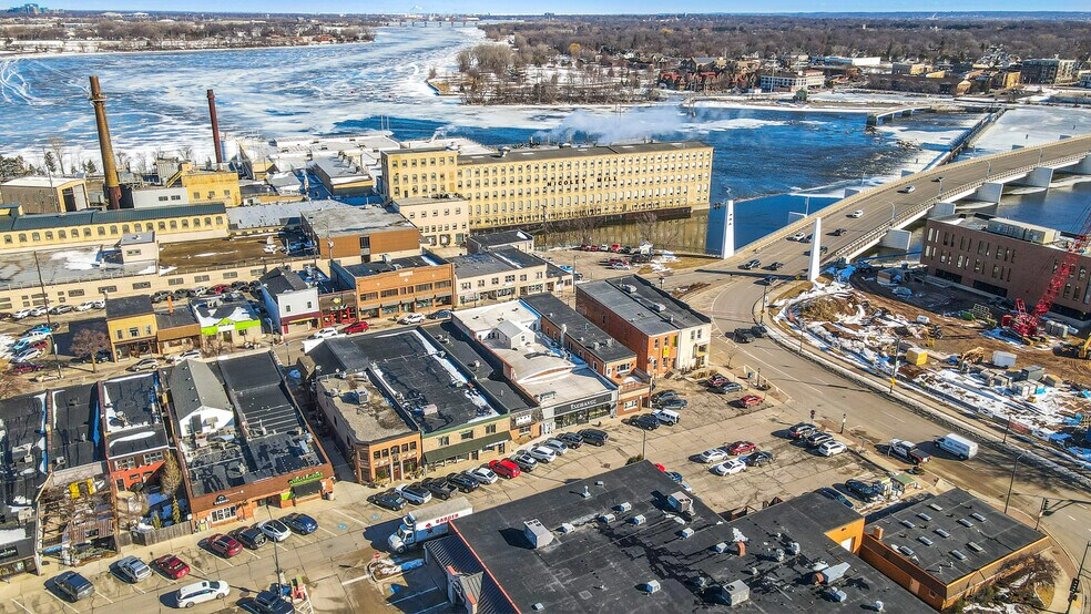 More Photos Of 321 Main Ave, De Pere Storefront Retail Office For Sale