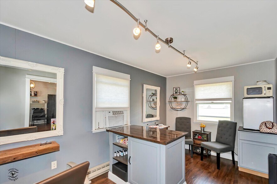 More Photos Of 1112 E Railroad St, Sandwich Office For Sale