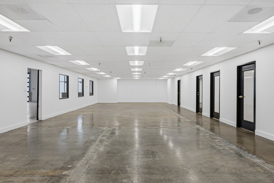 More Photos Of 12224 Montague St, Pacoima Distribution For Lease