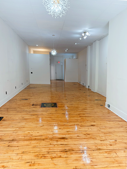 More Photos Of 1128-1130 N High St, Columbus Storefront Retail Office For Lease