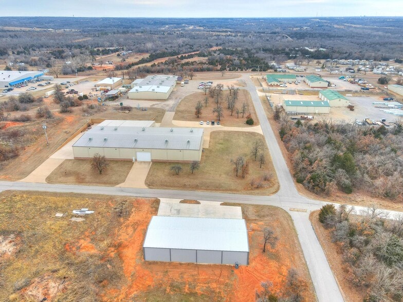 More Photos Of 1736 Red Oak Lane, Guthrie Warehouse For Sale