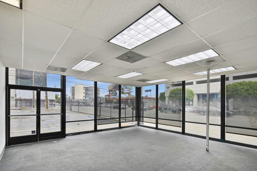 More Photos Of 11151 W Olympic Blvd, Los Angeles Freestanding For Lease