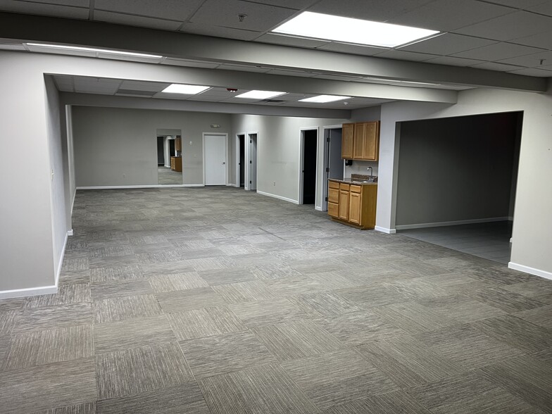 More Photos Of 604 Old Liverpool Rd, Liverpool Freestanding For Lease