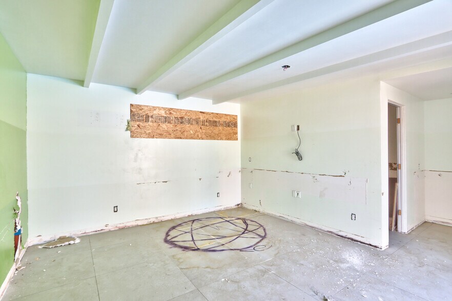 More Photos Of 2249 N Palm Canyon Dr, Palm Springs Hospitality For Sale