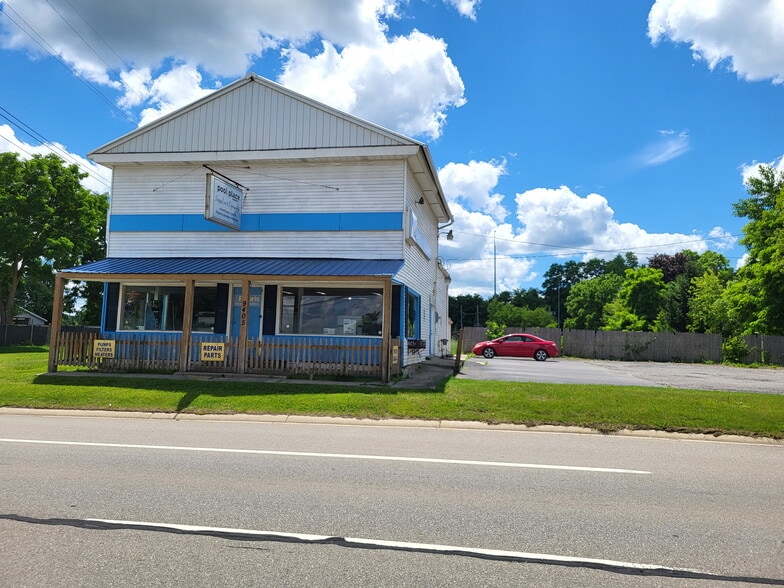 More Photos Of 9405 Dixie Hwy, Village of Clarkston General Retail For Sale