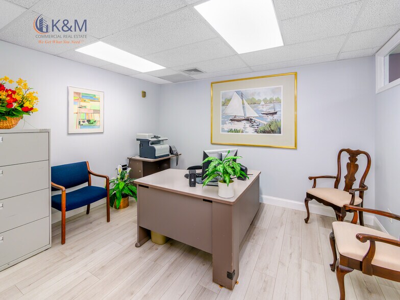 More Photos Of 9693-9697 Main St, Fairfax Medical For Sale