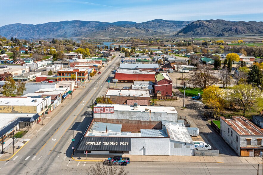 More Photos Of 1307 Main St, Oroville Bar For Sale