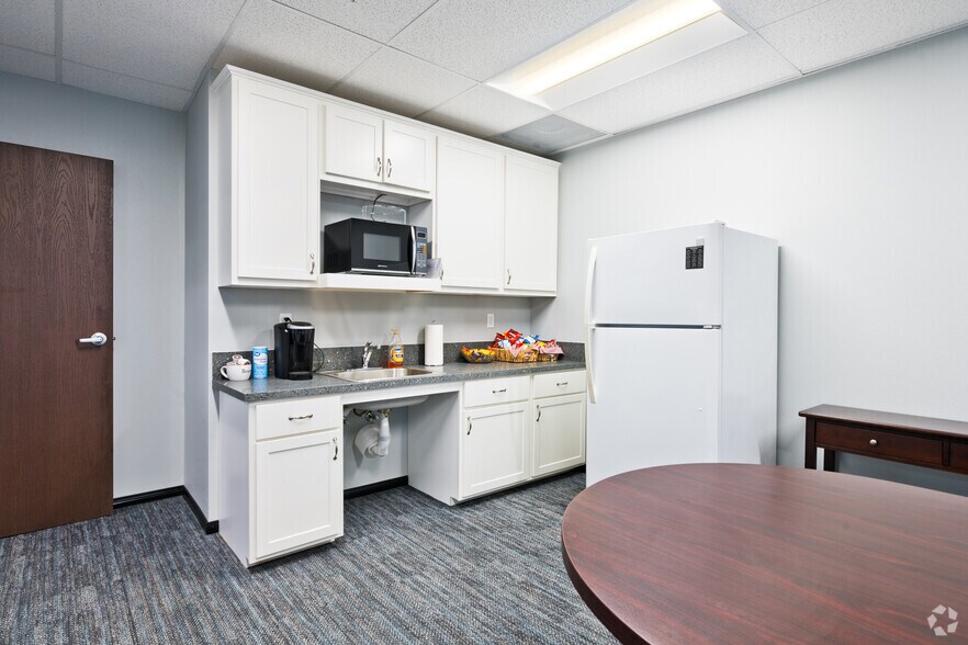 More Photos Of 20075 Kendall Dr, San Bernardino Warehouse For Sale