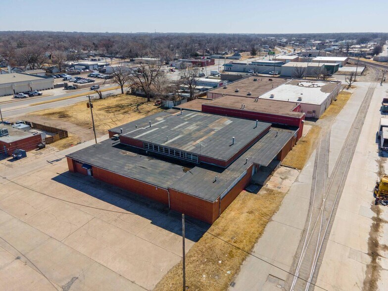 More Photos Of 901 E Morris St, Wichita Warehouse For Sale