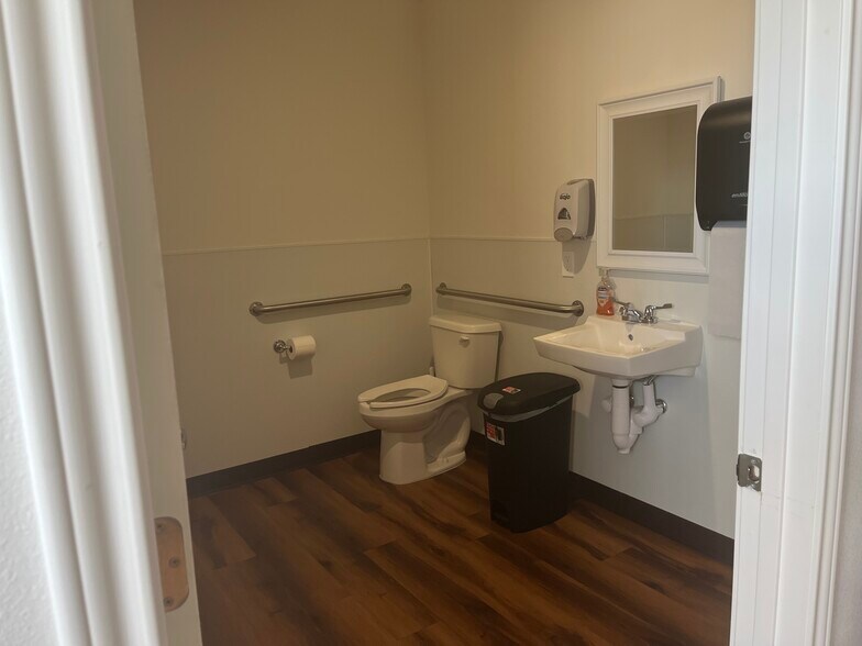 More Photos Of 4342 Burl Harris, Abilene Warehouse For Lease