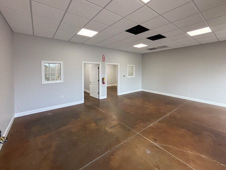 More Photos Of 8825 Westgate Park Dr, Raleigh Flex For Lease