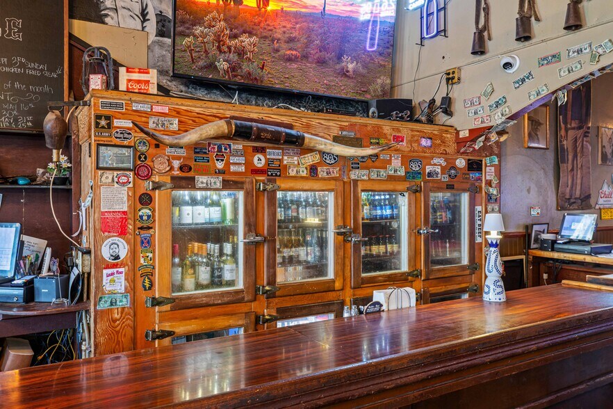More Photos Of 30048 Yosemite Blvd, La Grange Bar For Sale