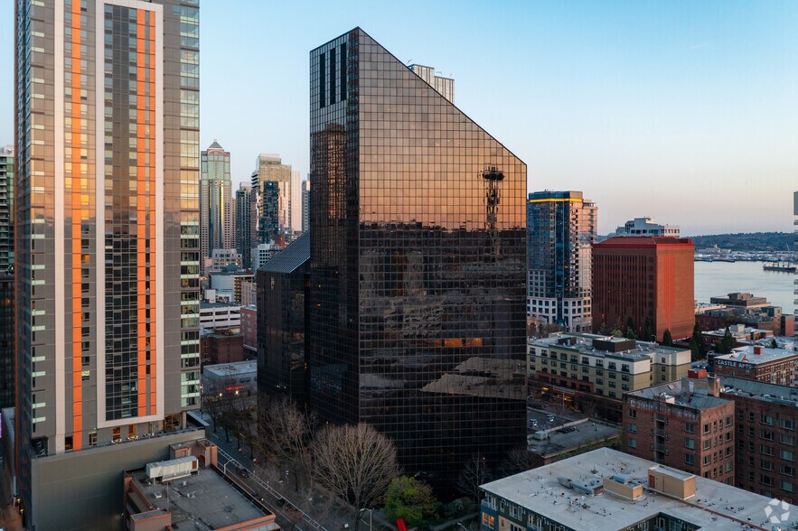 More Photos Of 2101-2121 4th Ave, Seattle Office For Sale