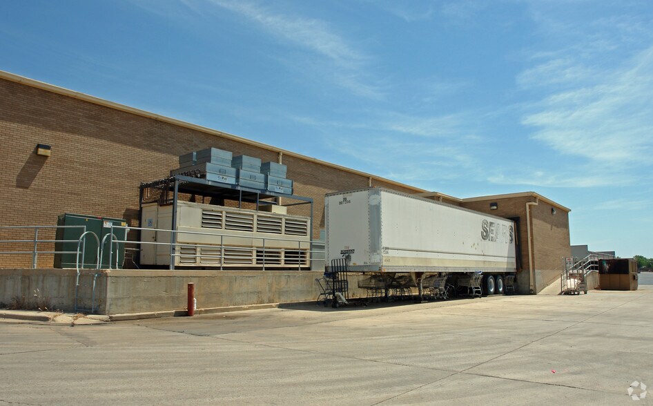 More Photos Of 3400 Olton Rd, Plainview Unknown For Lease