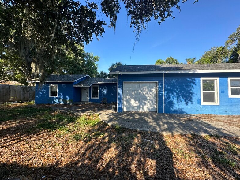 More Photos Of 1329 E Main St, Lakeland Office Residential For Lease