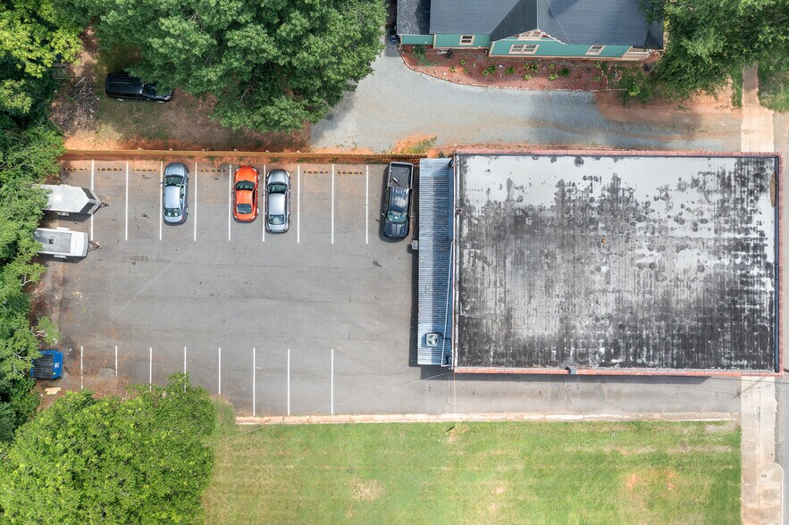 More Photos Of 426-430 Western Ave, Statesville Freestanding For Sale