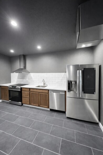 More Photos Of 4706 3rd St, San Francisco Storefront For Lease