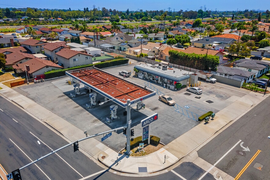 More Photos Of 9706 Telegraph Rd, Downey Service Station For Sale