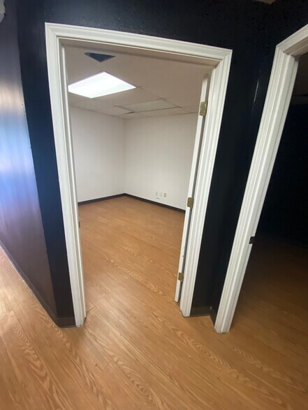 More Photos Of 8341-8381 Perrin Beitel Rd, San Antonio Unknown For Lease