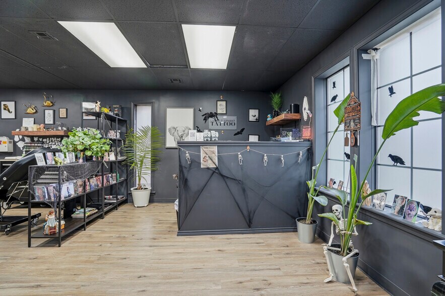 More Photos Of 3227 S Lakewood Ave, Tulsa Office For Sale