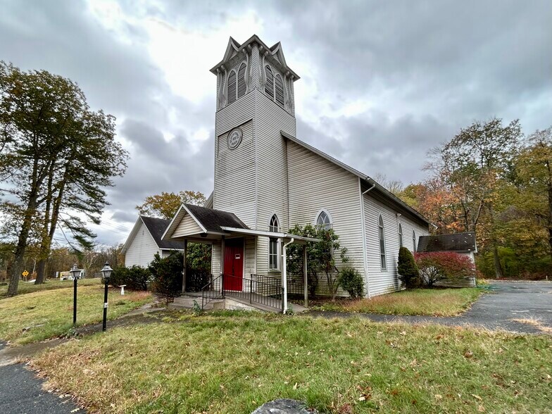 Primary Photo Of 2008 Sullivan Trail, Tannersville Religious Facility For Lease