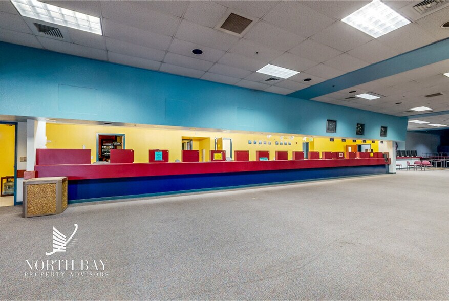 More Photos Of 991 Gordon Ln, Santa Rosa Casino For Lease