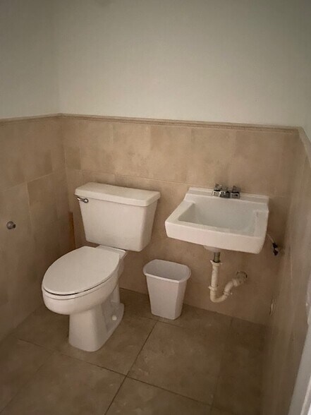 More Photos Of 12900-12940 SW 133rd Ct, Miami Office Residential For Lease