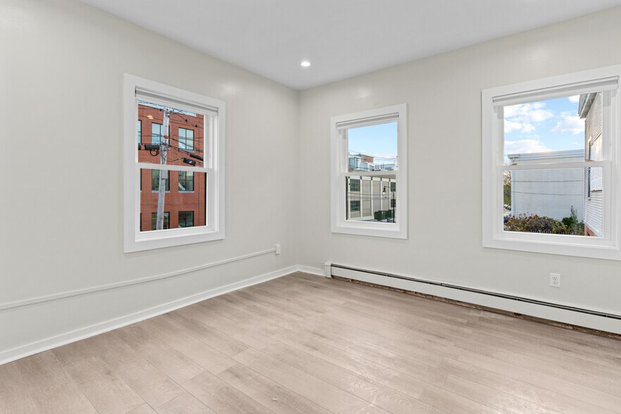 More Photos Of 69 Newbury St, Portland Storefront Retail Residential For Sale